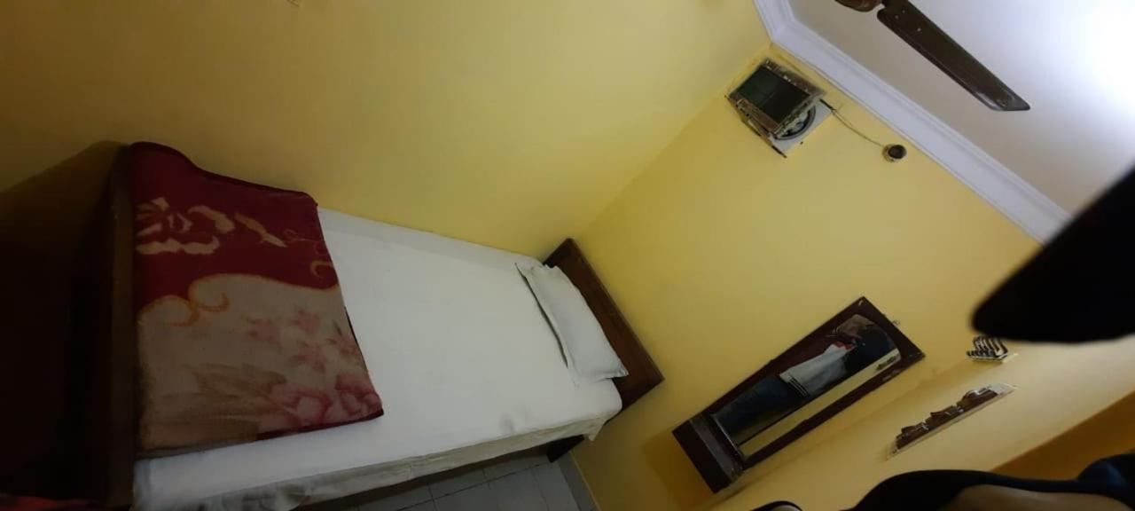 Khaja Habib Hotel Калькутта Экстерьер фото